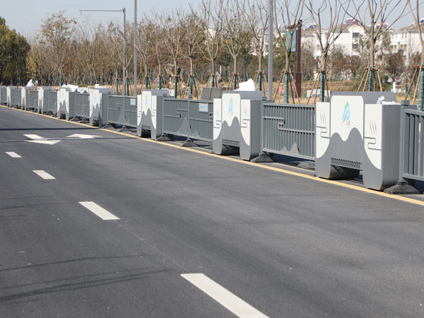 山水轻勾花箱护栏