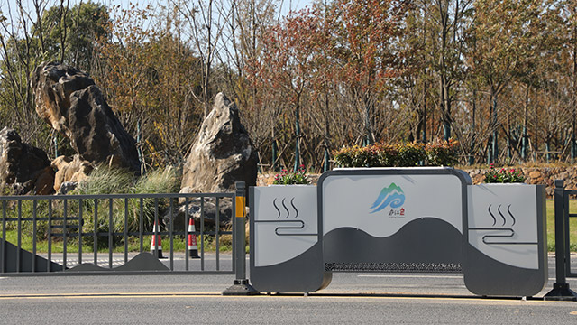 山水轻勾花箱护栏