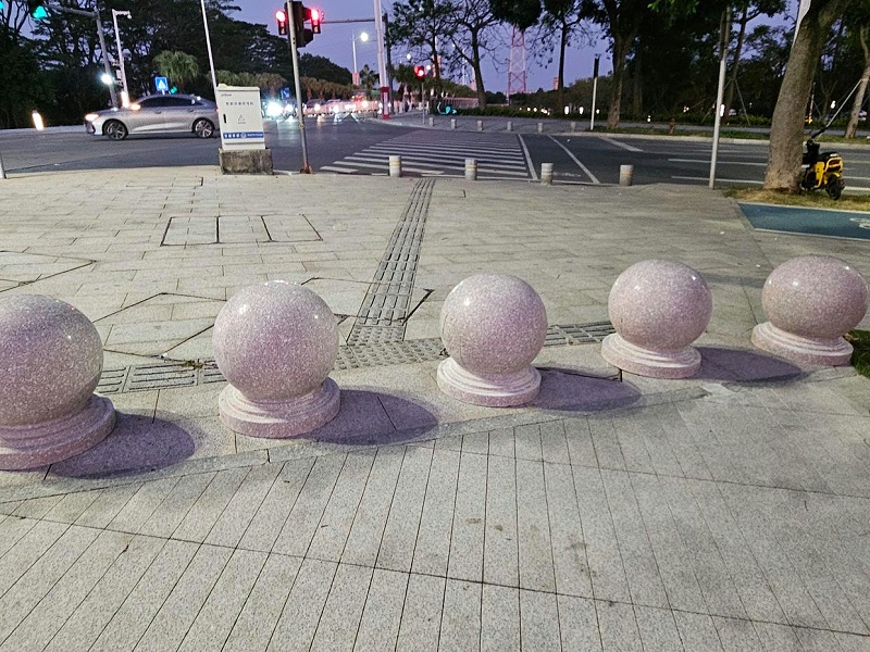 石球道路隔离