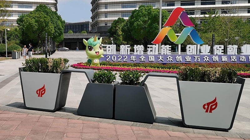 别再乱买了！3分钟看懂镀锌花箱和不锈钢花箱的区别