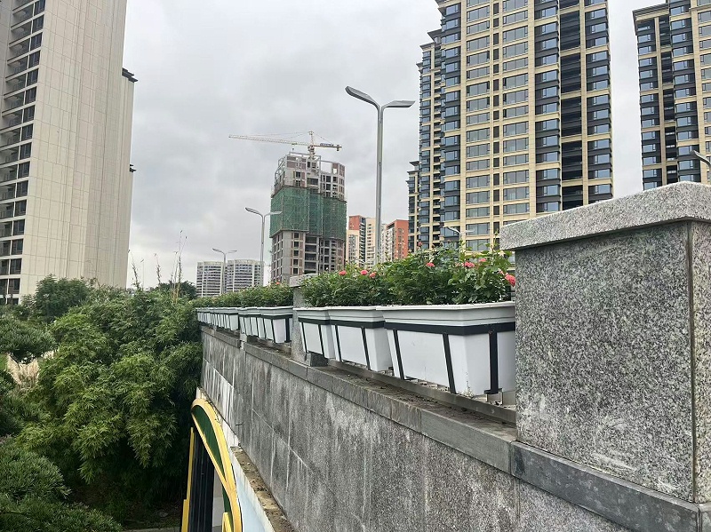 成都护栏花盆(1)