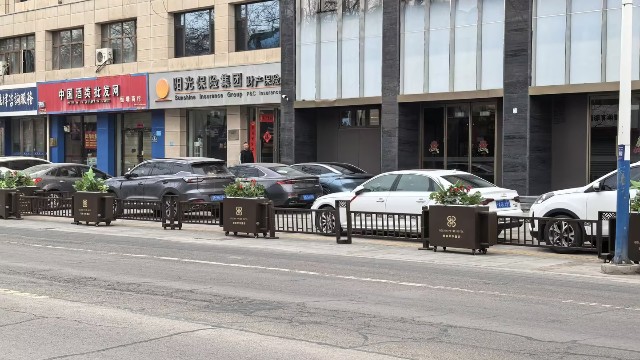 宁夏中卫胜金酒店百世千秋花箱护栏案例：落客区颜值与安全双升级